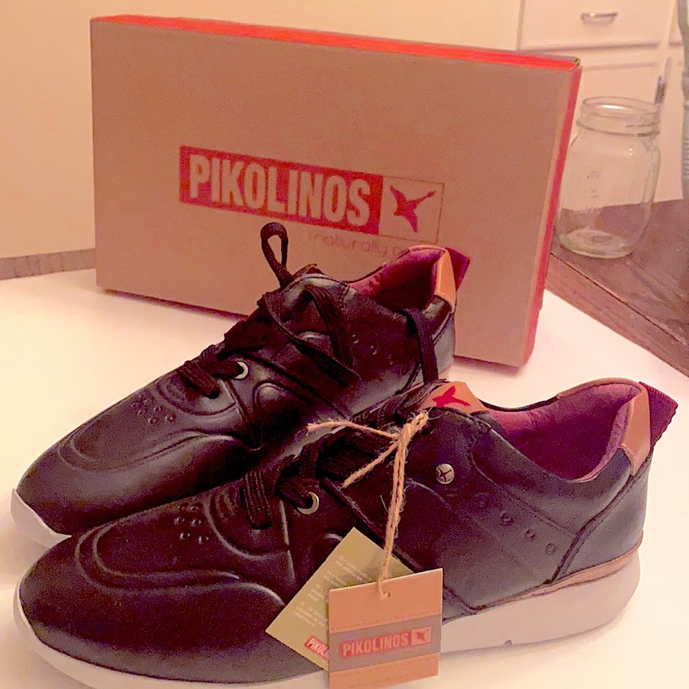 A leather pikolinos ladies shoes